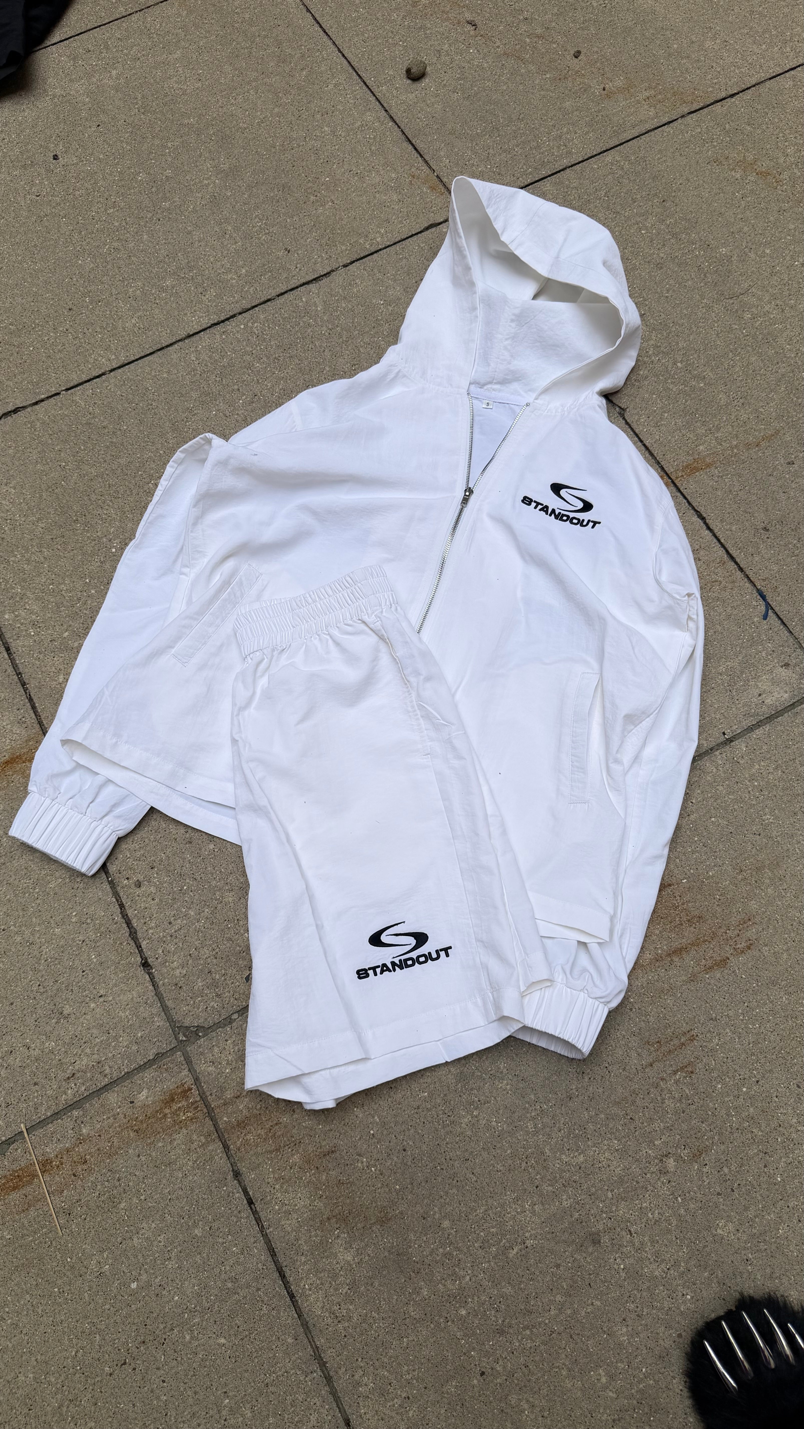 White ESSENTIAL Set